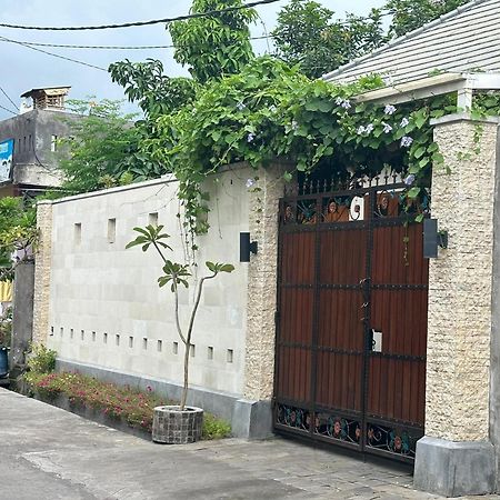 Villa Casa Shanti Deluxe Lovina  Exterior photo